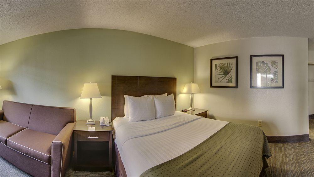Clarion Inn & Suites Conference Center Covington Eksteriør billede