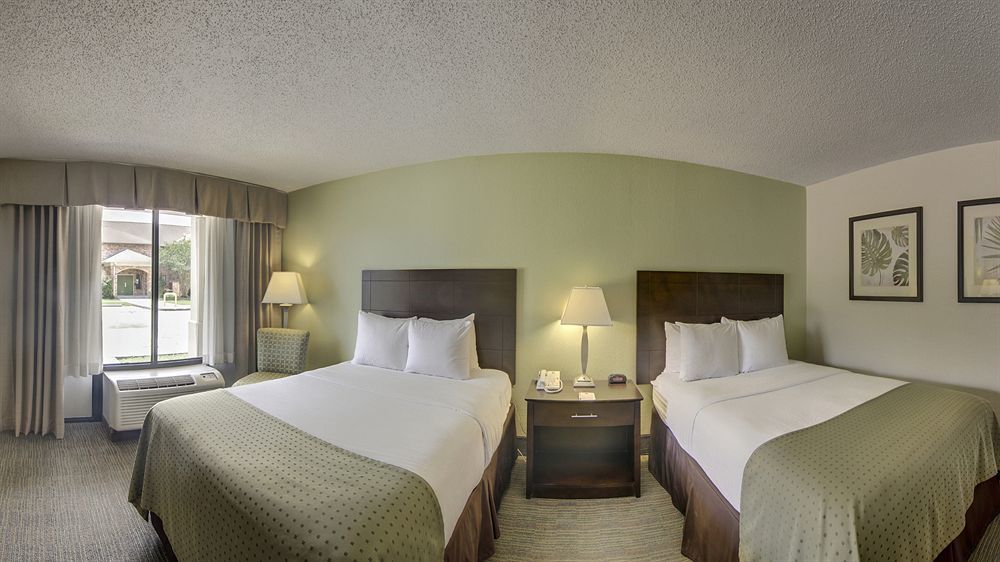 Clarion Inn & Suites Conference Center Covington Eksteriør billede