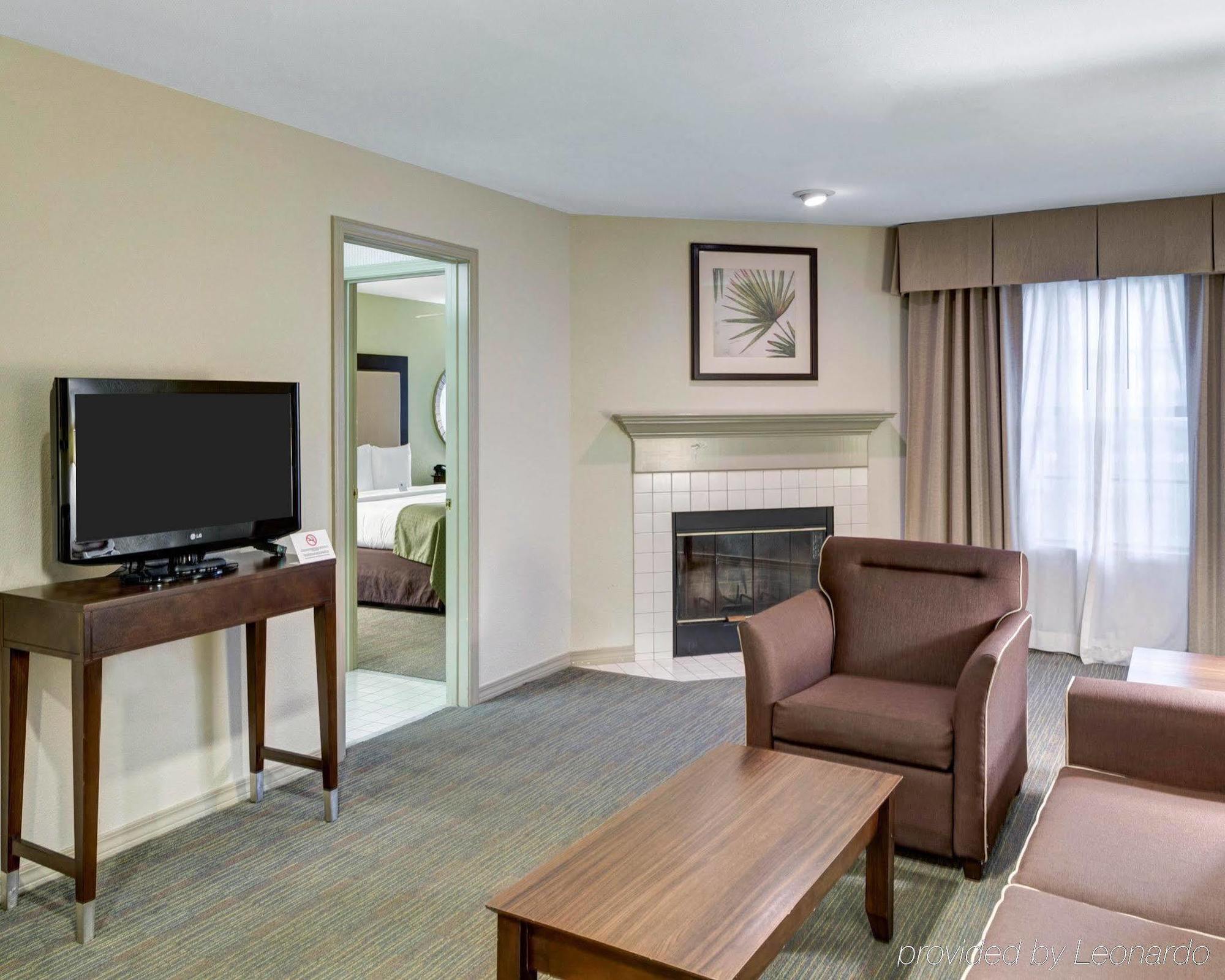 Clarion Inn & Suites Conference Center Covington Eksteriør billede