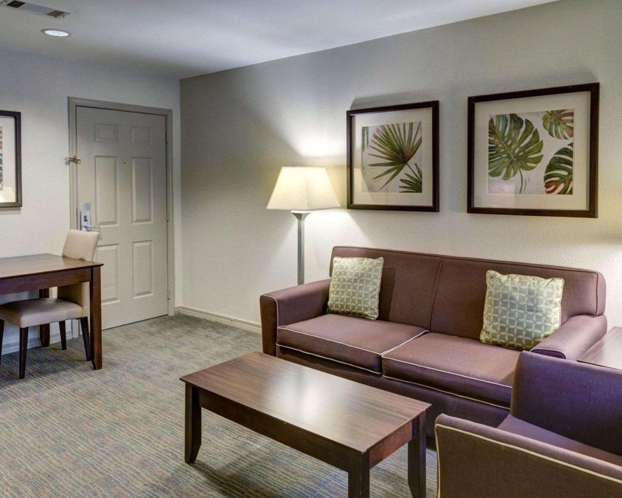 Clarion Inn & Suites Conference Center Covington Eksteriør billede