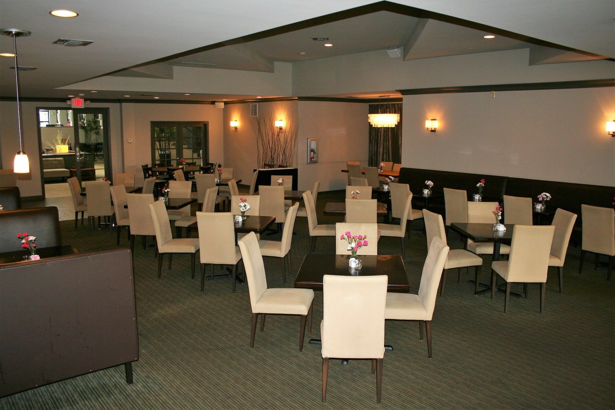 Clarion Inn & Suites Conference Center Covington Eksteriør billede