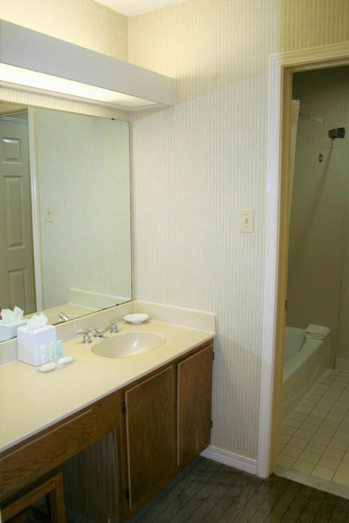 Clarion Inn & Suites Conference Center Covington Eksteriør billede