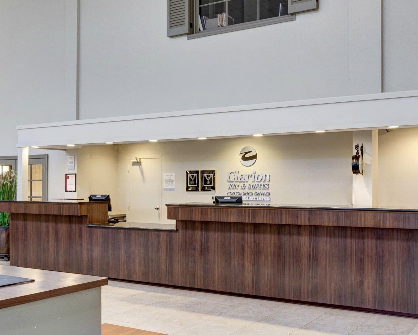 Clarion Inn & Suites Conference Center Covington Eksteriør billede