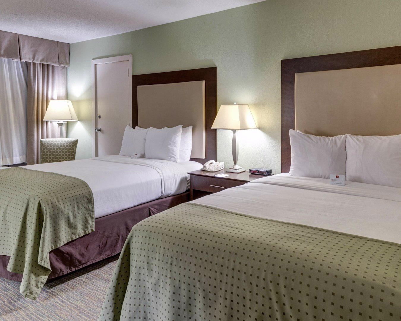 Clarion Inn & Suites Conference Center Covington Eksteriør billede