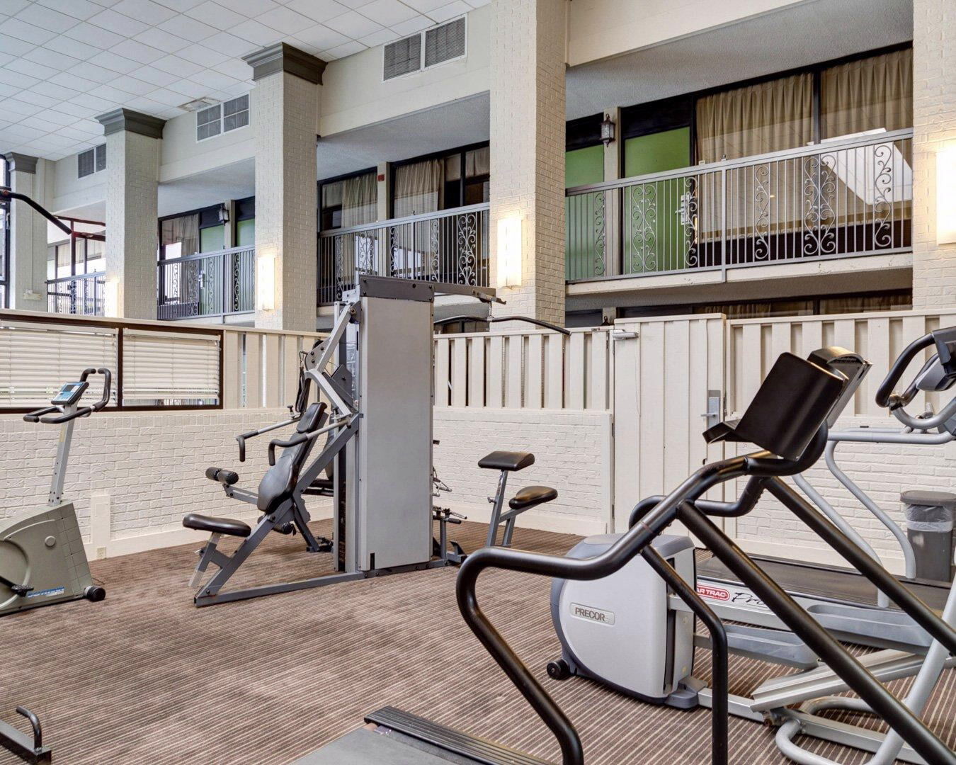 Clarion Inn & Suites Conference Center Covington Eksteriør billede