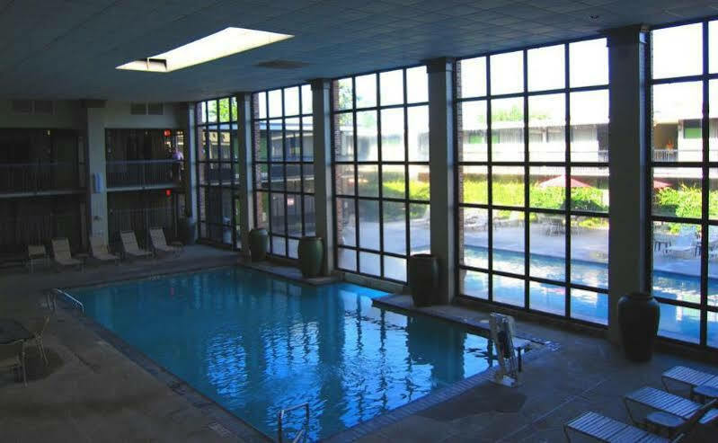 Clarion Inn & Suites Conference Center Covington Eksteriør billede